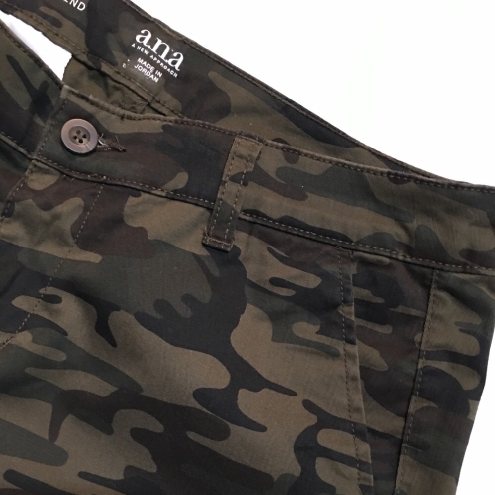 Camo Ana size 8 chino girlfriend pants